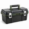 Caja de herramientas de plástico negro y verde con cierres metálicos